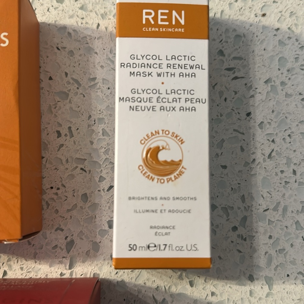✨ Luxury Skincare Bundle – $85 ✨
(Origins & REN – $177+ Value) - Picture 4 of 5